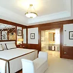 Hotel Royal Carlton 4*