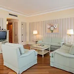 Hotel Royal Carlton 4*