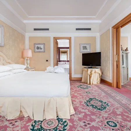 Royal Carlton Hotel 4*