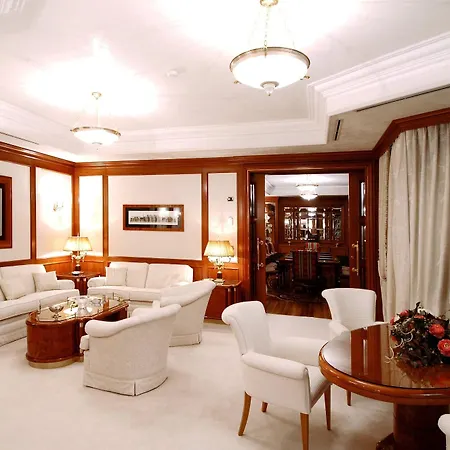Royal Carlton 4*