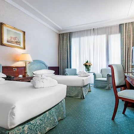 Royal Carlton Hotel