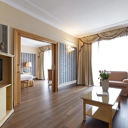 Hotel Royal Carlton 4*