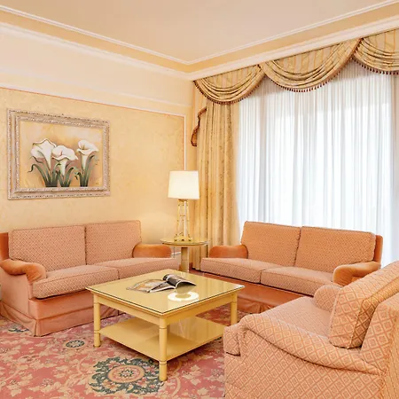 Ξενοδοχείο Royal Carlton 4*