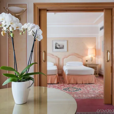 Royal Carlton Hotel