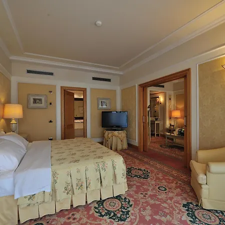 Royal Carlton Hotel