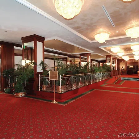 Hotel Royal Carlton 4*