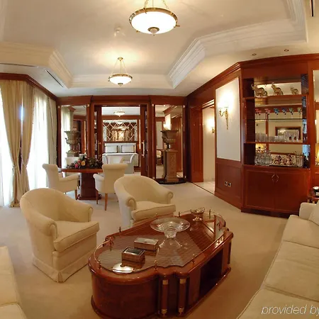 Hotel Royal Carlton
