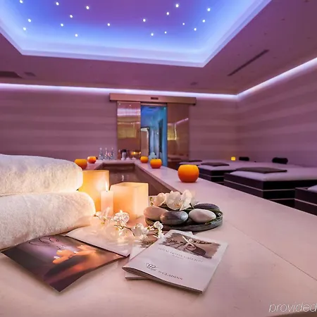 Royal Carlton Hotel 4*