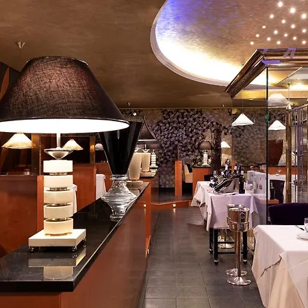 Royal Carlton Hotel 4*