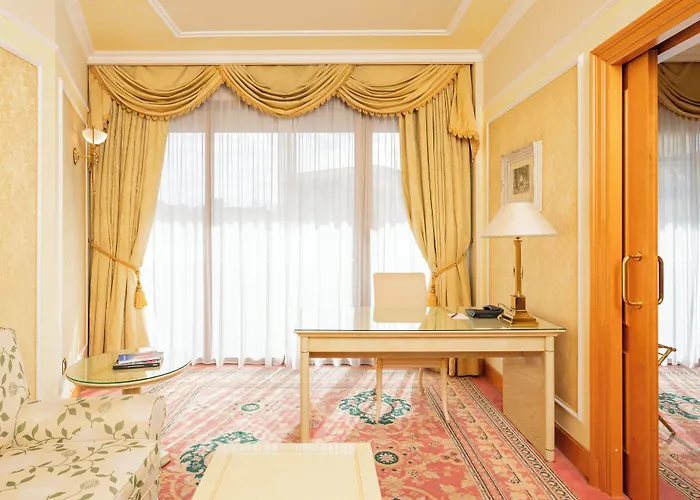 Отель Royal Carlton Болонья