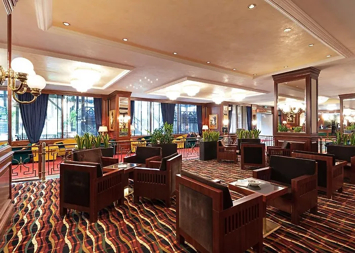 Отель Royal Carlton 4*