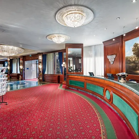 皇家卡尔顿酒店 酒店