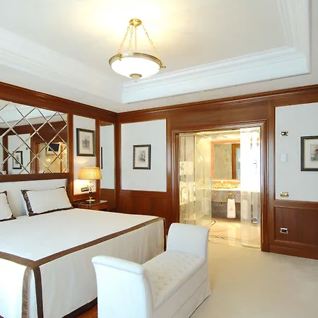 Szálloda Royal Carlton 4*