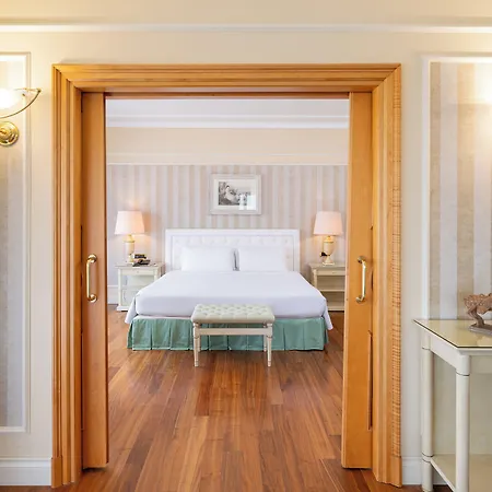 Royal Carlton Hotel