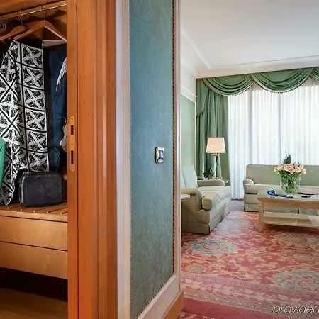 Hotel Royal Carlton
