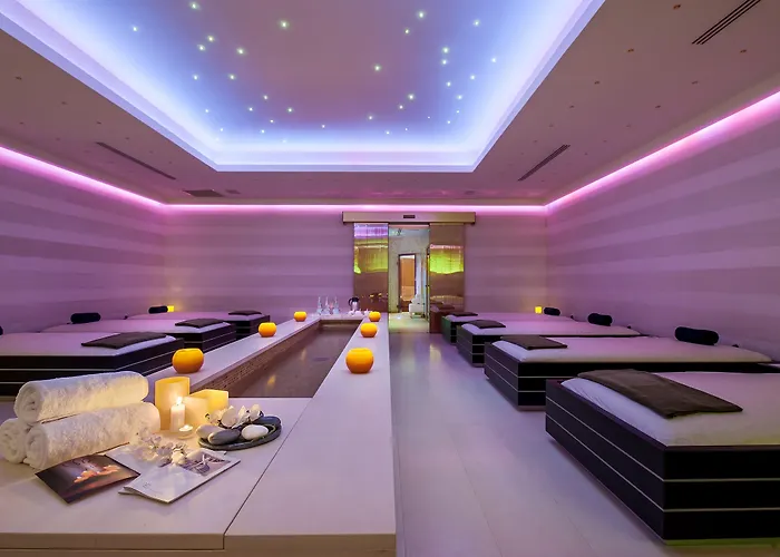 Hotel Royal Carlton 4*