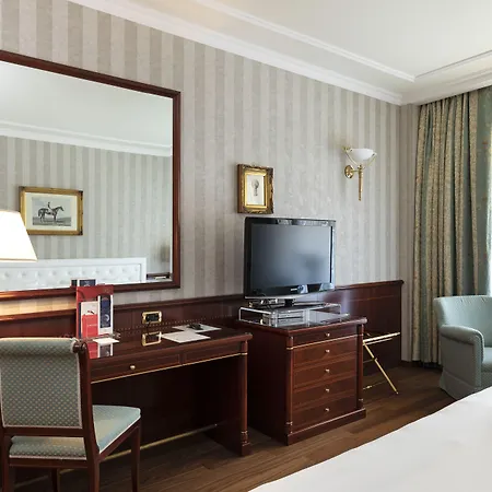 Royal Carlton Otel 4*