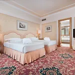 מלון Royal Carlton 4*