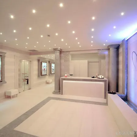 Royal Carlton Hotell 4*